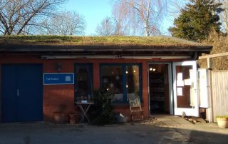 Der Hofladen mit offenem Eingang